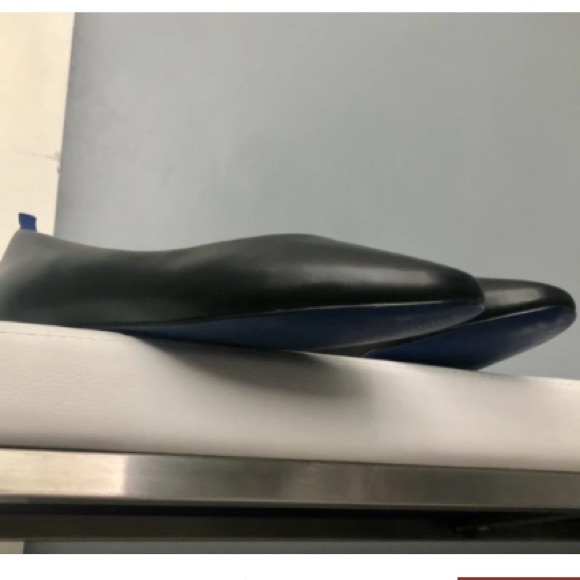 Size 5 iconic dr. Liza black leather flats. - Picture 5 of 12